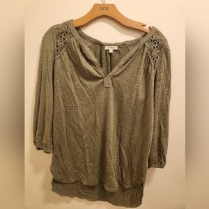 Womens top max studio small